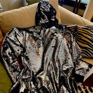 A Striking, Brand New Balmain Silver/Black Hoodie (50/40R)